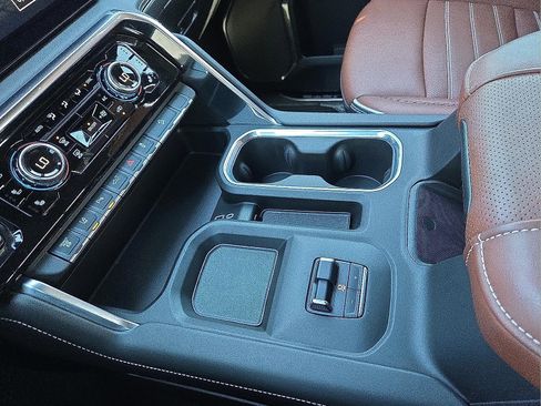 Used 2024 GMC Sierra 2500 Denali Ultimate image 25