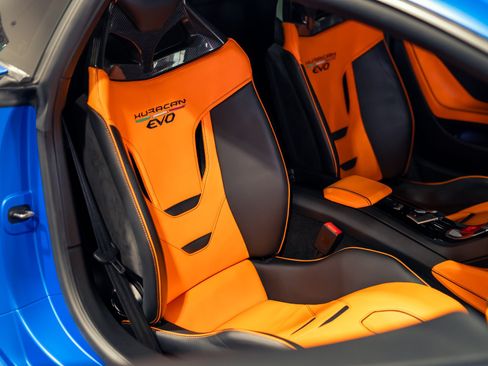 Used 2020 Lamborghini Huracan EVO RWD image 6