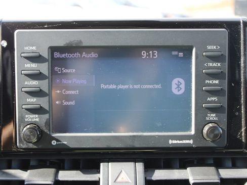 Used 2021 Toyota RAV4 XLE AWD/4WD image 20