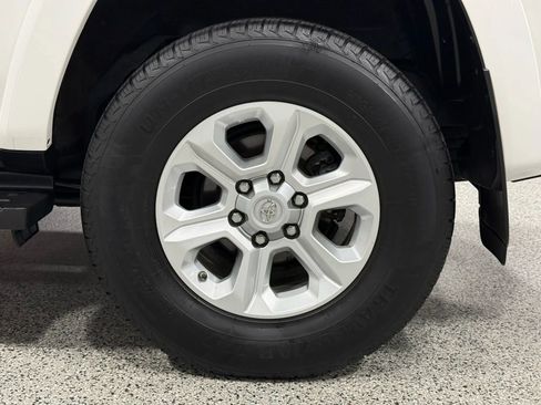 Used 2017 Toyota 4Runner SR5 image 71