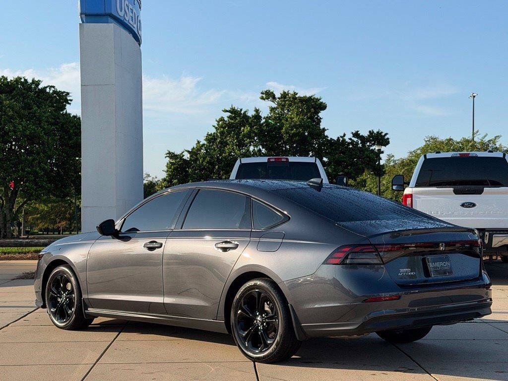 Certified 2025 Honda Accord SE image 6