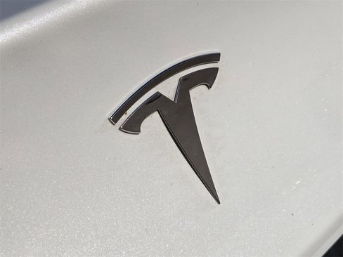 Used 2021 Tesla Model 3 Standard Range Plus image 32