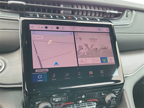 New 2025 Jeep Grand Cherokee Limited w/ Trailer Tow Package image 17