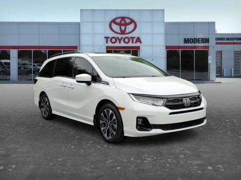 Used 2025 Honda Odyssey Elite image 8