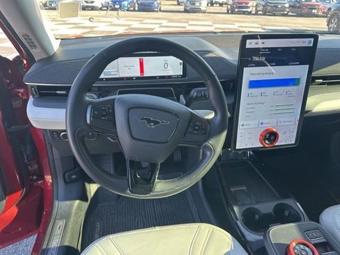 Used 2022 Ford Mustang Mach-E Premium image 15