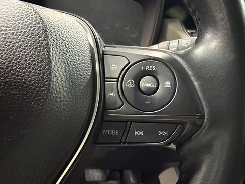 Used 2023 Toyota Corolla Cross LE FWD image 17