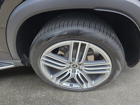 Certified 2025 Mercedes-Benz GLS 450 4MATIC image 32