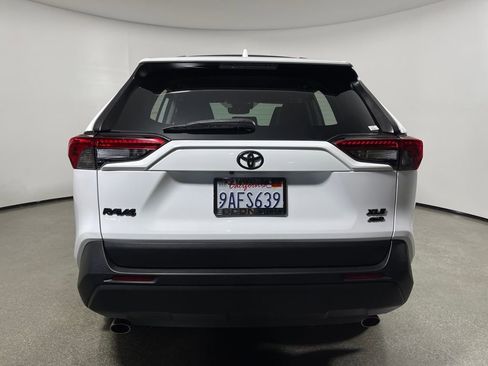 Certified 2022 Toyota RAV4 XLE w/ Convenience Package image 4