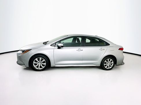 Used 2024 Toyota Corolla LE image 4