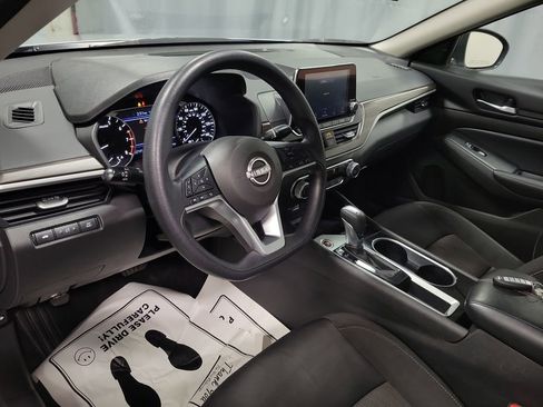 Used 2024 Nissan Altima 2.5 SV image 13