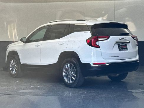Used 2024 GMC Terrain SLT image 5