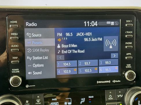 Used 2020 Toyota Highlander XLE AWD/4WD image 30