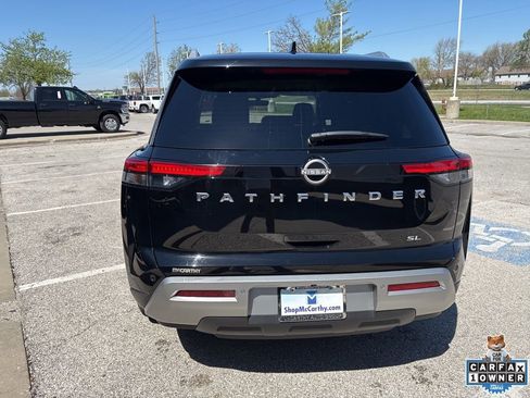 Used 2025 Nissan Pathfinder SL FWD image 22