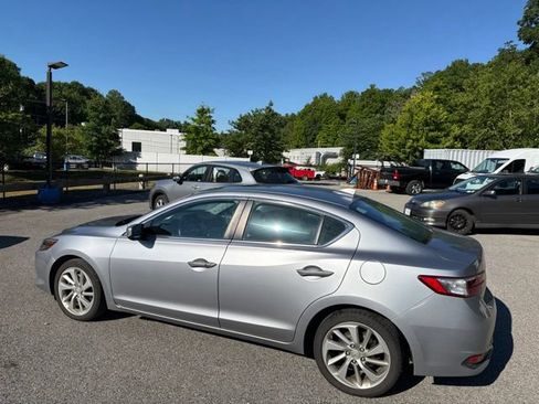 Used 2017 Acura ILX FWD image 2