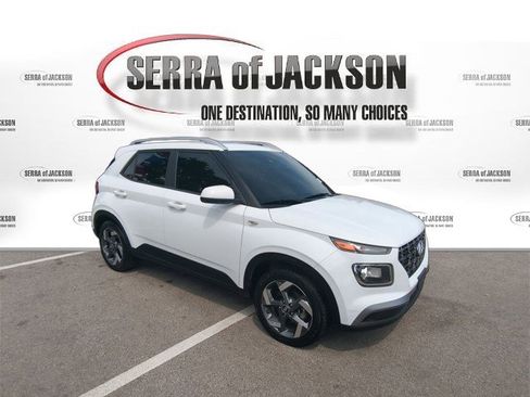 Used 2022 Hyundai Venue SEL FWD image 10