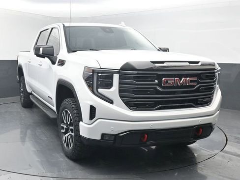 Used 2025 GMC Sierra 1500 AT4 w/ AT4 Premium Package AWD/4WD image 9