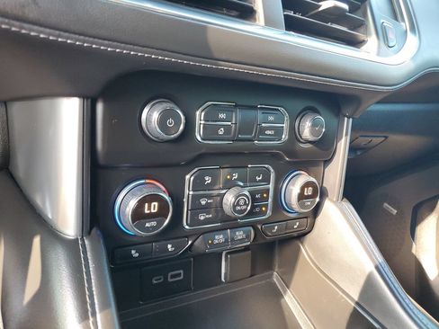 Used 2022 Chevrolet Tahoe LT w/ LT Signature Package AWD/4WD image 22