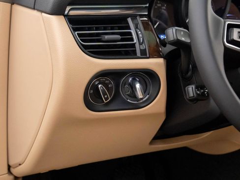 Certified 2026 Porsche Macan AWD/4WD image 20