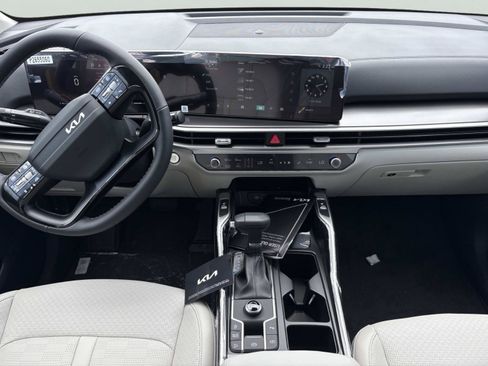 New 2026 Kia Sorento S FWD image 12
