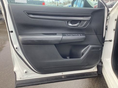 Used 2024 Honda CR-V LX image 9