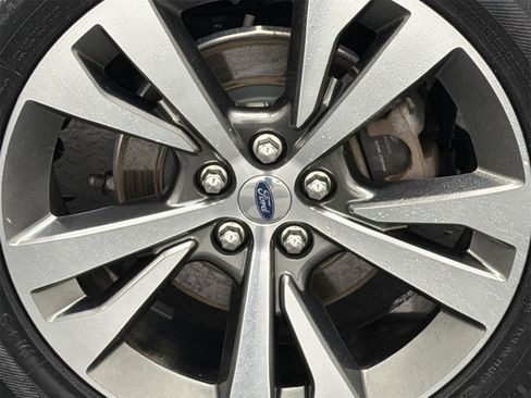 Used 2020 Ford Explorer Platinum w/ Premium Technology Package image 5