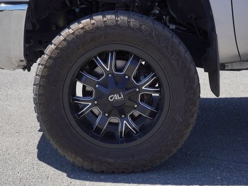 Used 2018 Toyota Tundra SR5 RWD image 4