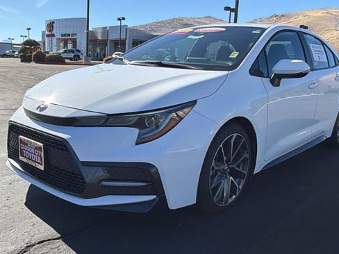 Used 2021 Toyota Corolla SE w/ SE Premium Package image 7