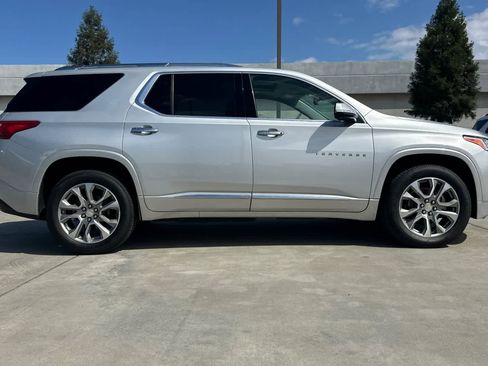 Used 2020 Chevrolet Traverse Premier FWD image 9