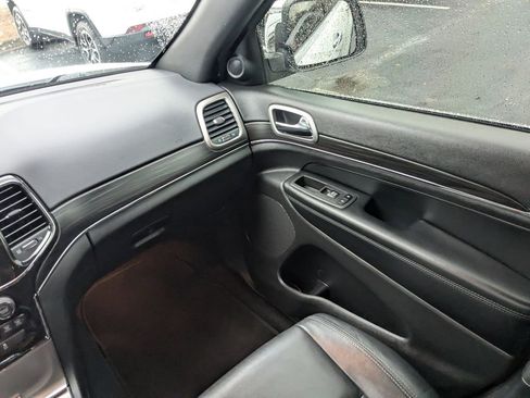 Used 2022 Jeep Grand Cherokee Limited w/ Tech Group image 15