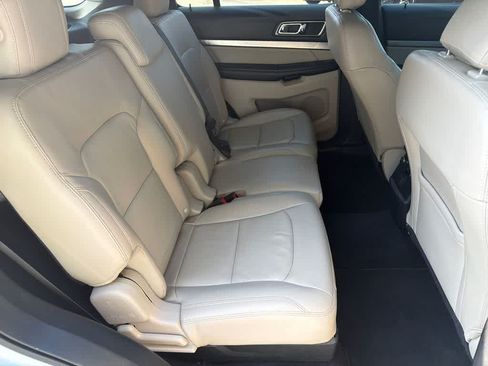 Certified 2018 Ford Explorer XLT w/ Equipment Group 202A FWD image 14