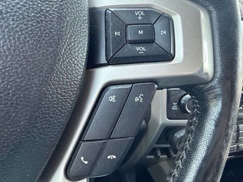 Used 2019 Ford F150 Lariat w/ Equipment Group 502A Luxury AWD/4WD image 27