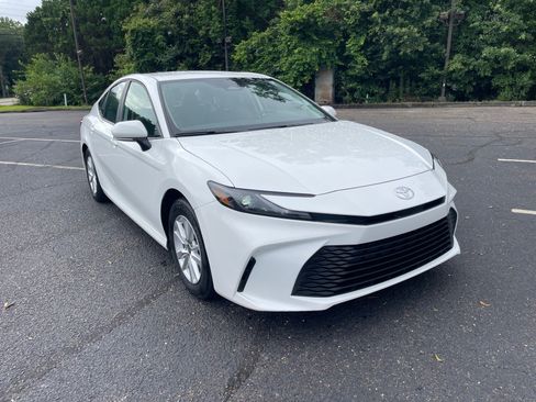 Used 2025 Toyota Camry LE FWD image 1