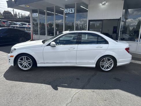Used 2014 Mercedes-Benz C 250 Sedan image 3
