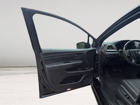 Used 2025 Honda Odyssey Sport-L image 13