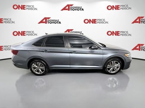 Used 2023 Volkswagen Jetta SE w/ Panoramic Sunroof Package FWD image 8