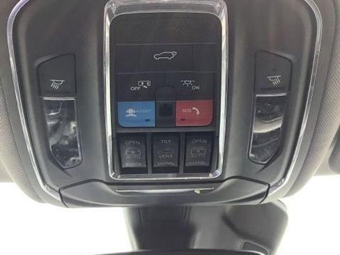 Used 2023 Jeep Grand Cherokee L Limited AWD/4WD image 26