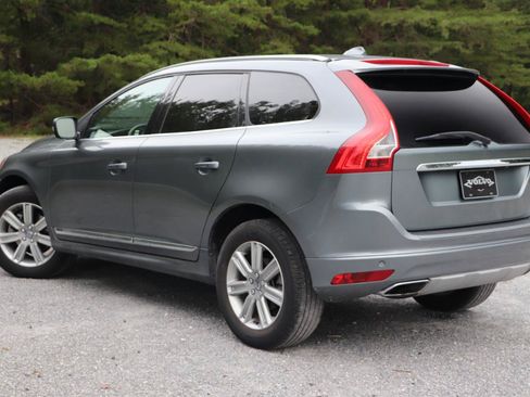 Used 2017 Volvo XC60 T5 Inscription w/ Advanced Package AWD/4WD image 40