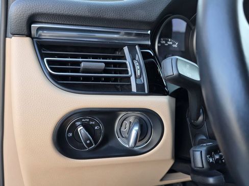 Used 2024 Porsche Macan image 28