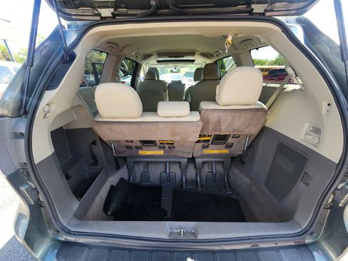 Used 2014 Toyota Sienna XLE w/ Entertainment Package FWD image 22