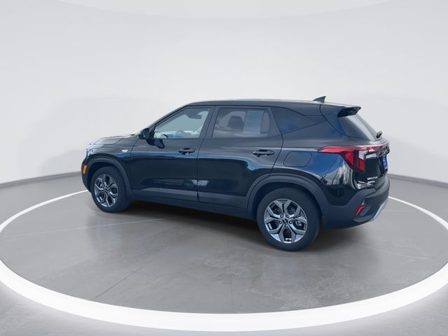 Used 2024 Kia Seltos LX AWD/4WD image 4
