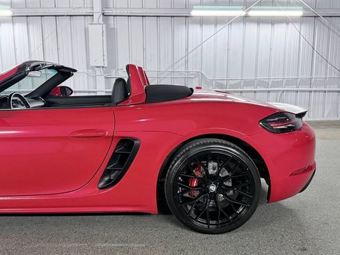 Used 2018 Porsche 718 Boxster RWD image 11