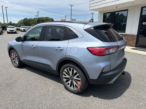 Used 2022 Ford Escape Titanium w/ Class II Trailer Tow Package AWD/4WD image 6
