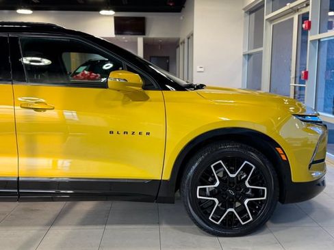 Used 2023 Chevrolet Blazer RS w/ Driver Confidence II Package AWD/4WD image 16