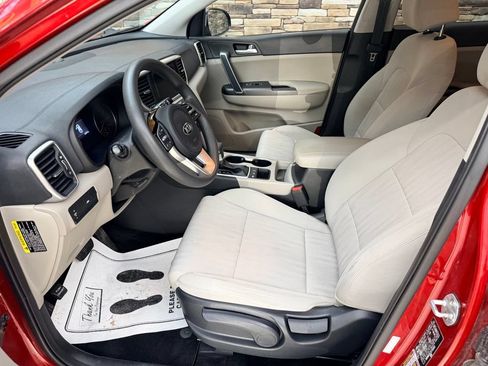 Used 2020 Kia Sportage LX AWD/4WD image 16