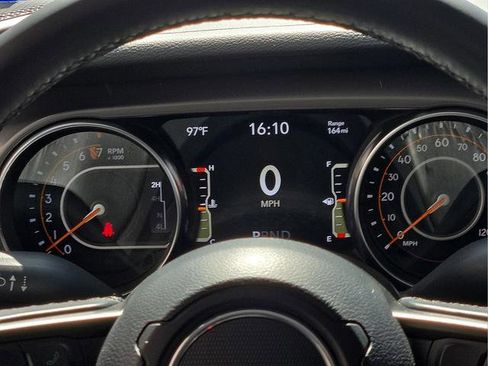 Used 2021 Jeep Gladiator Sport AWD/4WD image 9
