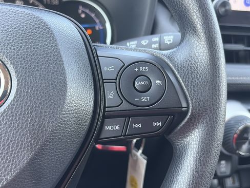 Used 2025 Toyota RAV4 LE AWD/4WD image 21