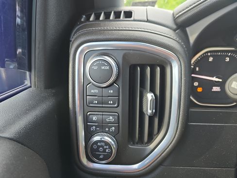 Used 2022 GMC Sierra 3500 Denali AWD/4WD image 22