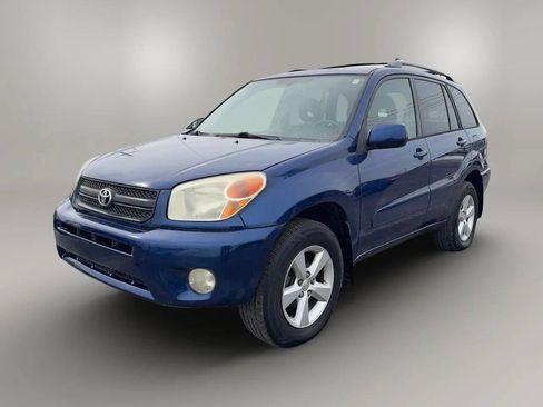 Used 2004 Toyota RAV4 2WD image 2