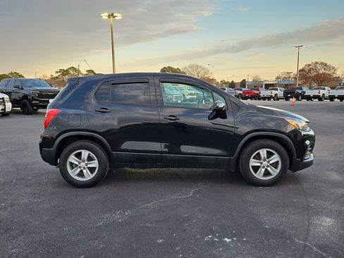 Used 2020 Chevrolet Trax LS w/ Tint and Cruise Package image 7