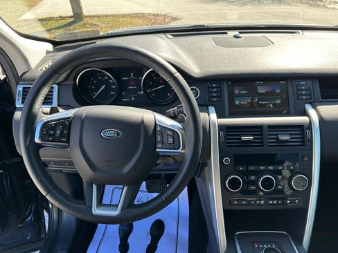Used 2017 Land Rover Discovery Sport SE image 20